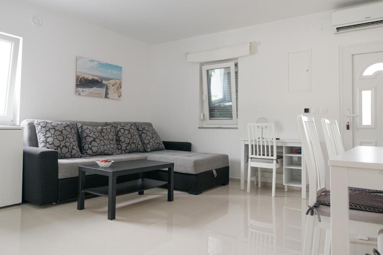 Apartments Zanic With Private Swimming Pool And Sea View Starigrad Paklenica Dış mekan fotoğraf