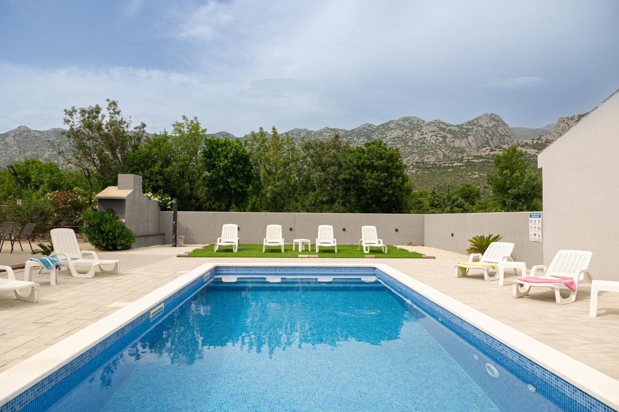Apartments Zanic With Private Swimming Pool And Sea View Starigrad Paklenica Dış mekan fotoğraf